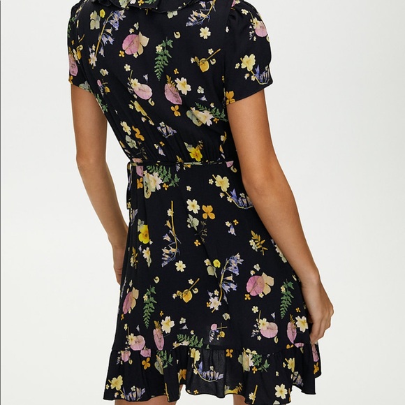 Aritzia - NEW RUFFLE WRAP DRESS - Picture 4 of 7